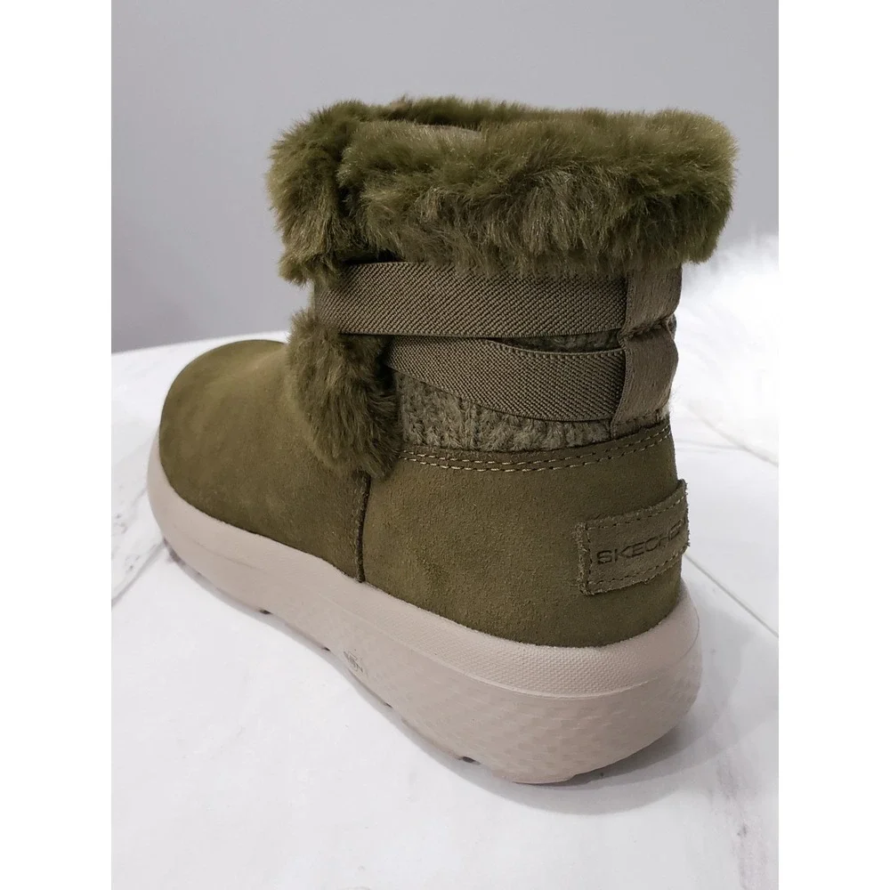 NEW SIZE 6 WIDE Skechers ON-THE-GO CITY 2 Cozy Vibe Olive BOOTS BOOTIES 144445W